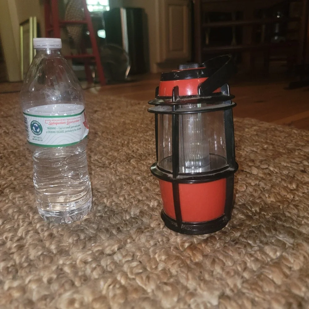 Portable LED Camping Lantern Outdoor Lantern Emergency Light Red Black
